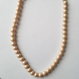Vintage faux string of cream pearl necklace